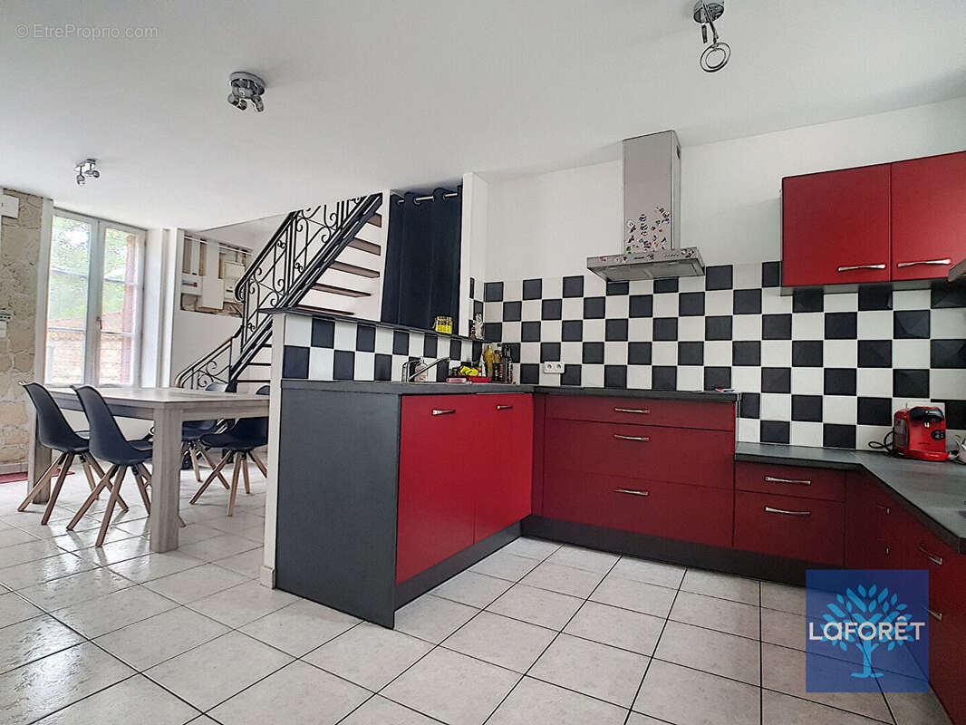 Maison Bourg St Florent Des Bois 5 pièces - photo 2