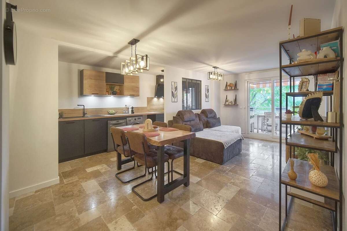 Appartement à LE CANNET