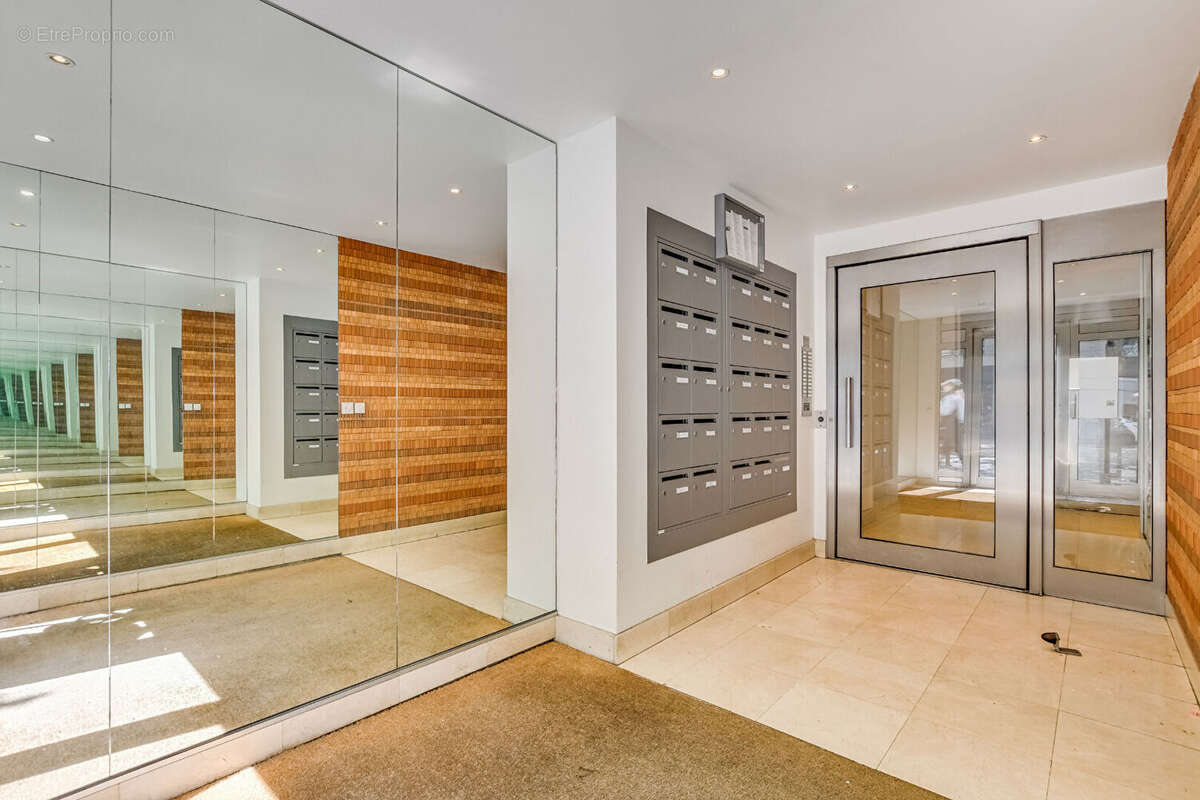 Appartement à PARIS-19E