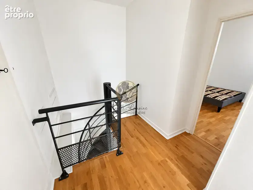 Appartement de charme de 66 m2 en duplex dans une propriété bourgeoise   Vue sur les Monts d’Or - photo 10