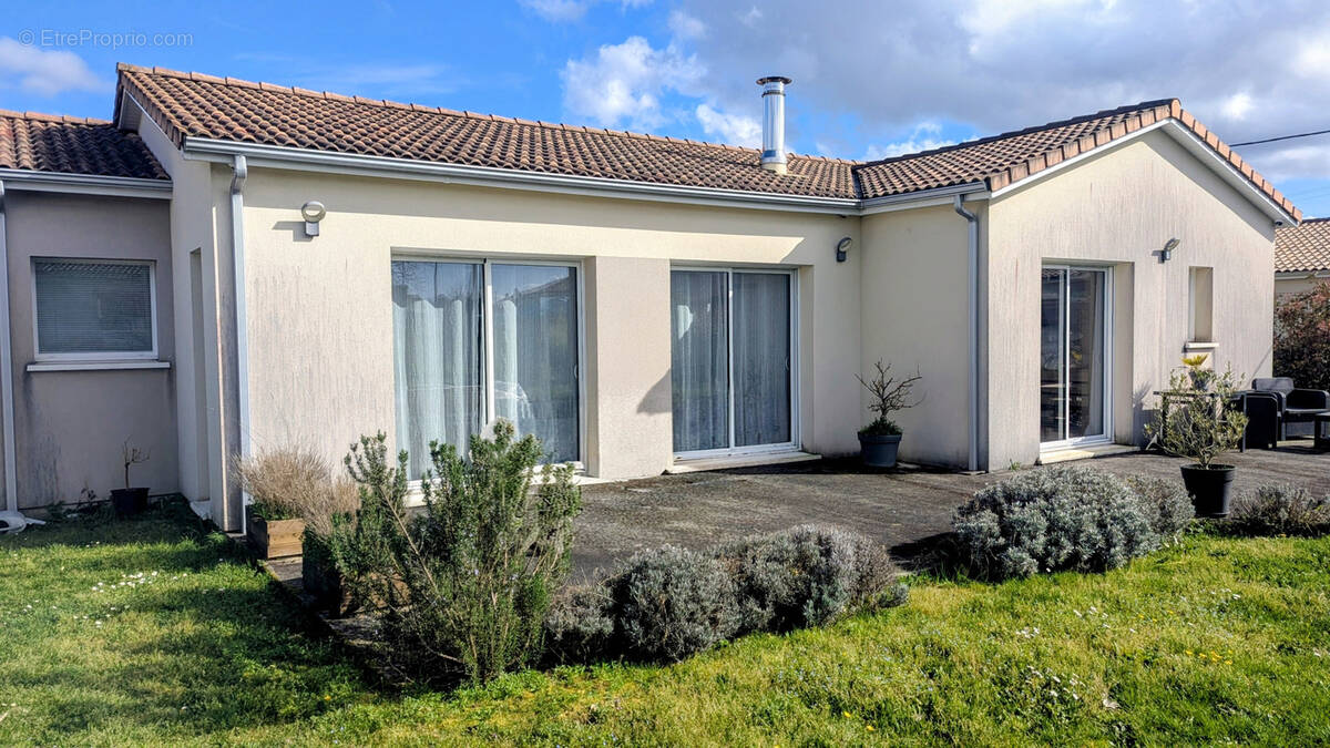 Maison à SADIRAC