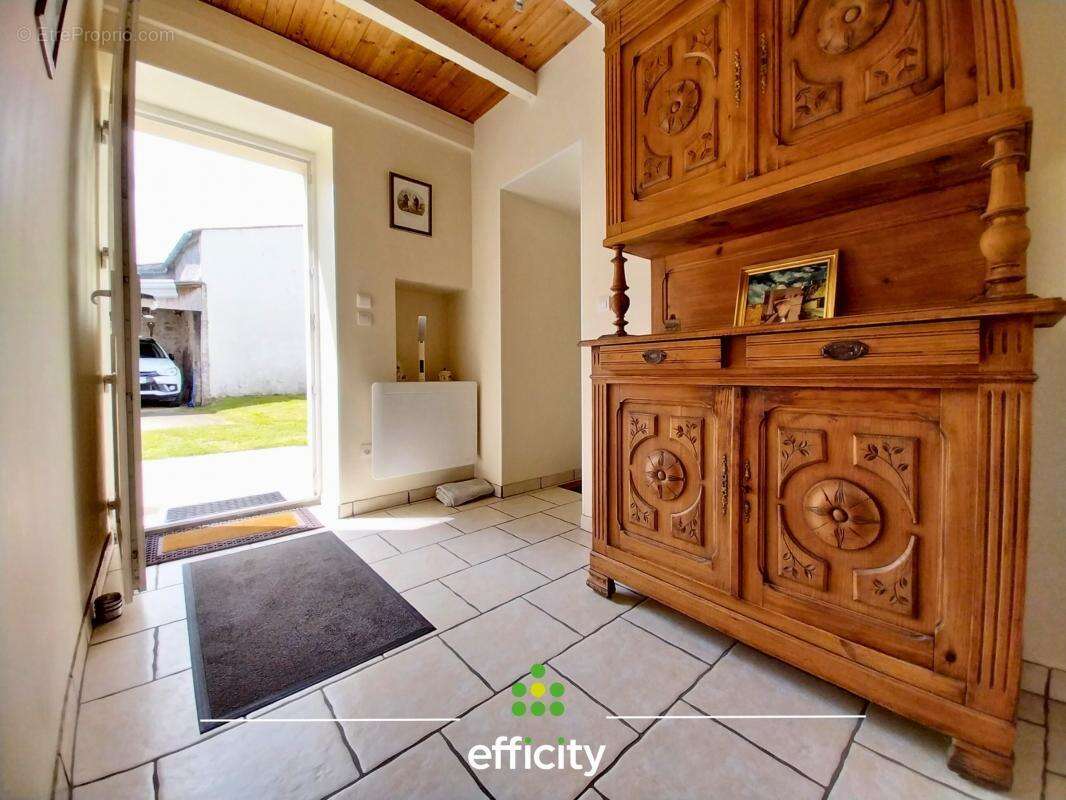 Maison à CORME-ROYAL