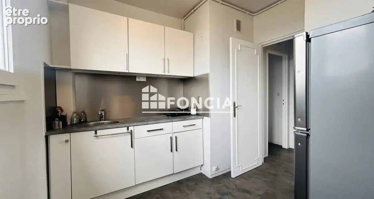 Exclusivité ! appartement libre de suite / a pied de la gare et du centre - ville, beau t2 en bon état de 50m² + cave et parking - photo 3