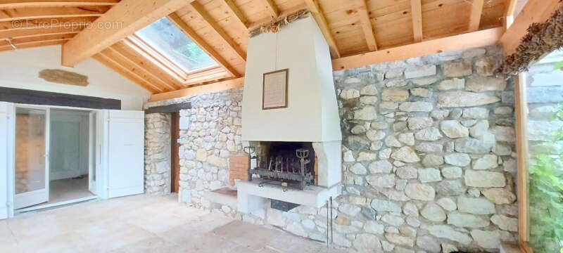 Maison 6 pièces avec piscine et terrain - photo 9