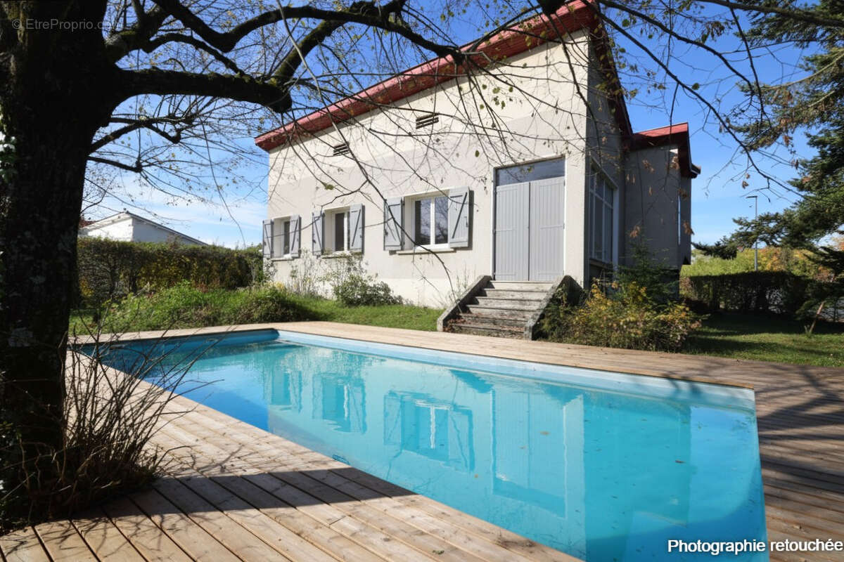 Maison à CHAZAY-D&#039;AZERGUES