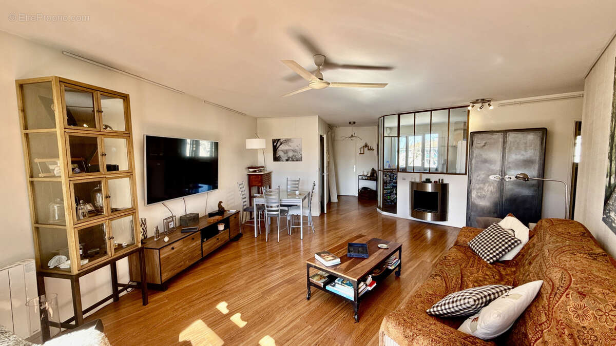 Appartement à VILLENEUVE-LES-AVIGNON