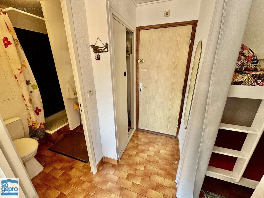 Réf : 2071 - Vente Grand Studio Cabine dans résidence avec piscine et ascenseur ! - photo 9