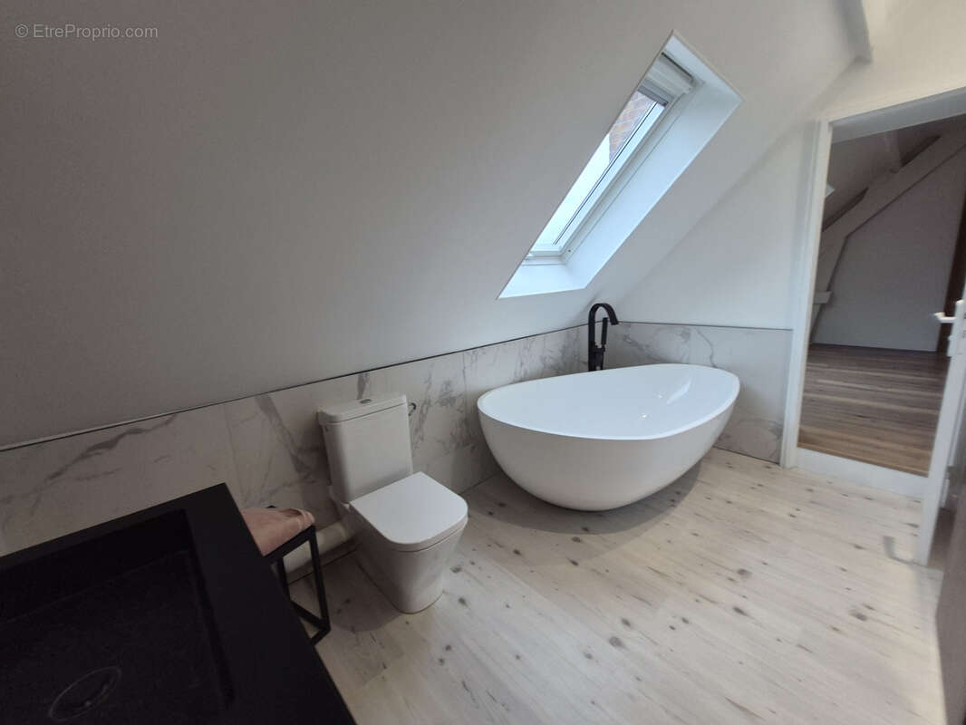 Maison à MAURECOURT