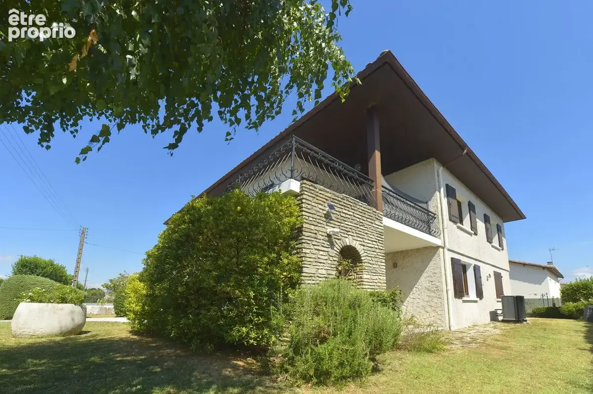 Maison 168 m² à Saint-Georges-De-Didonne  - photo 2