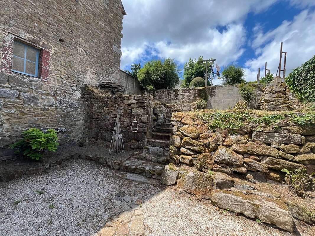 Maison à QUINTIN