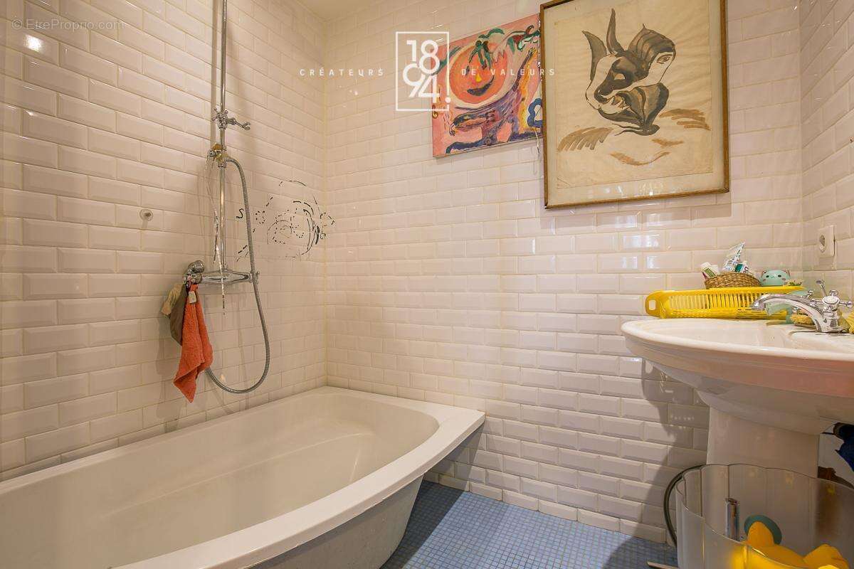 Appartement à MARSEILLE-2E