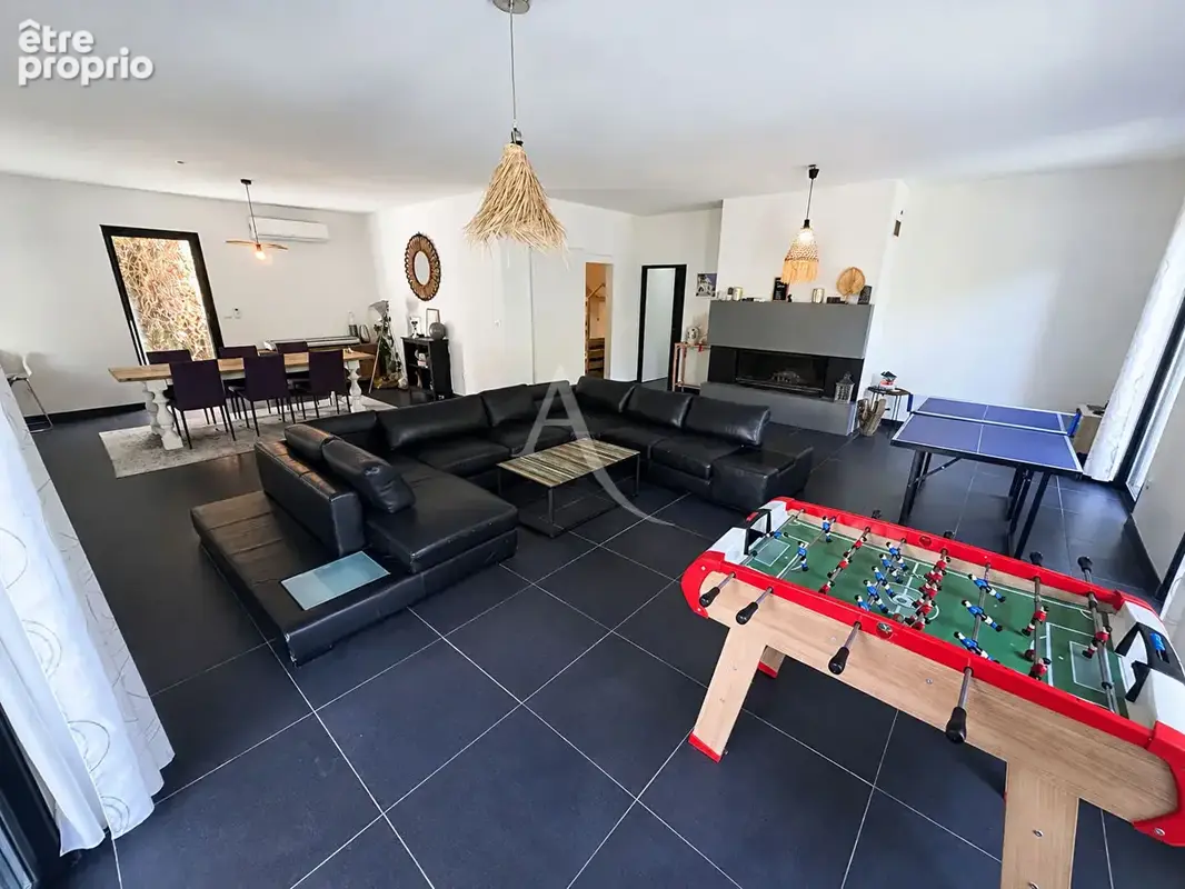 Villa de plain-pied à Aubord, 5 pièces avec jardin et piscine - photo 3
