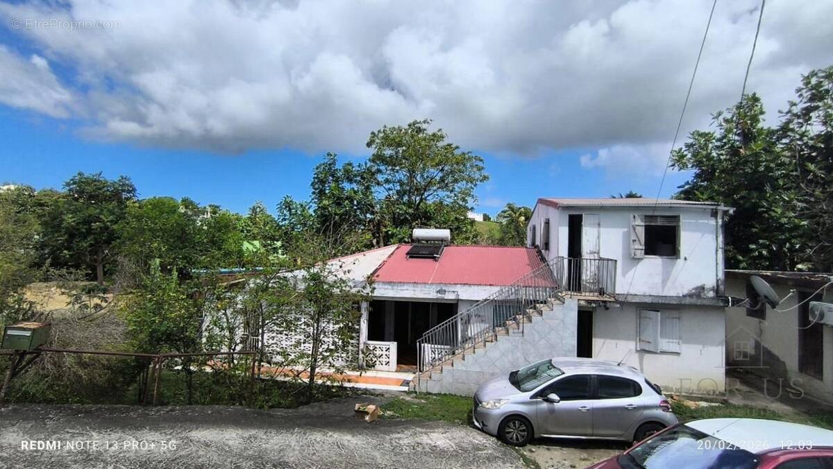 A VENDRE : maison T5 + T2 sur un terrain de 2000 m² - photo 1