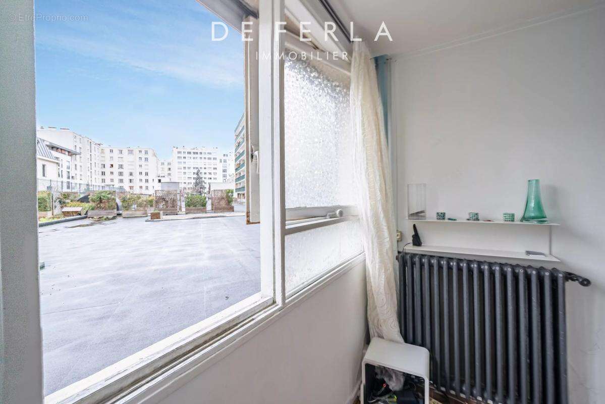 Appartement à PARIS-14E