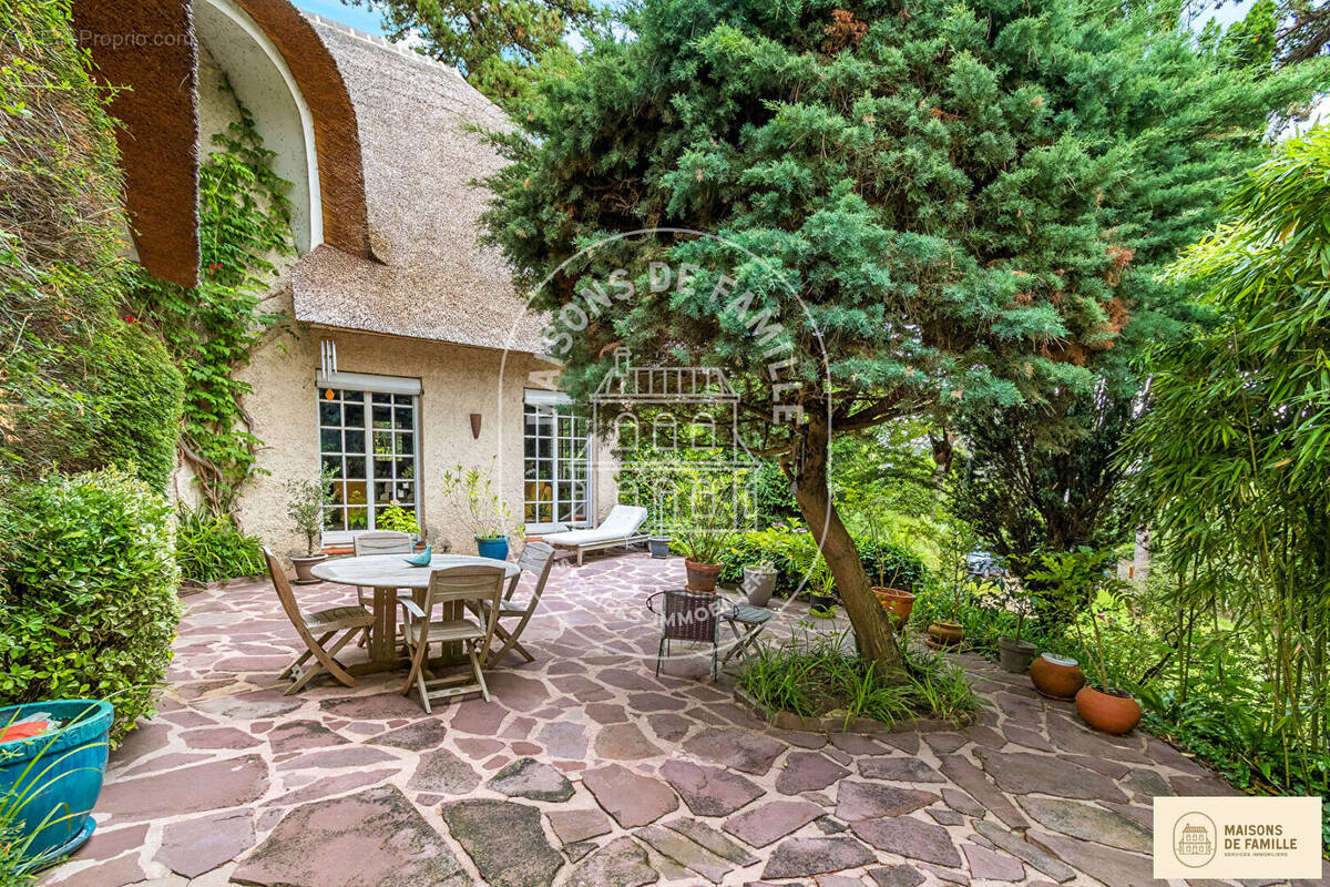 Maison à LA CELLE-SAINT-CLOUD