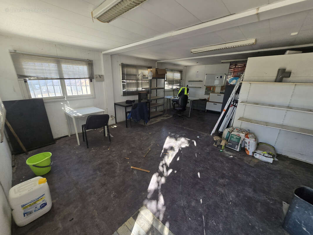 Commerce à VENDARGUES