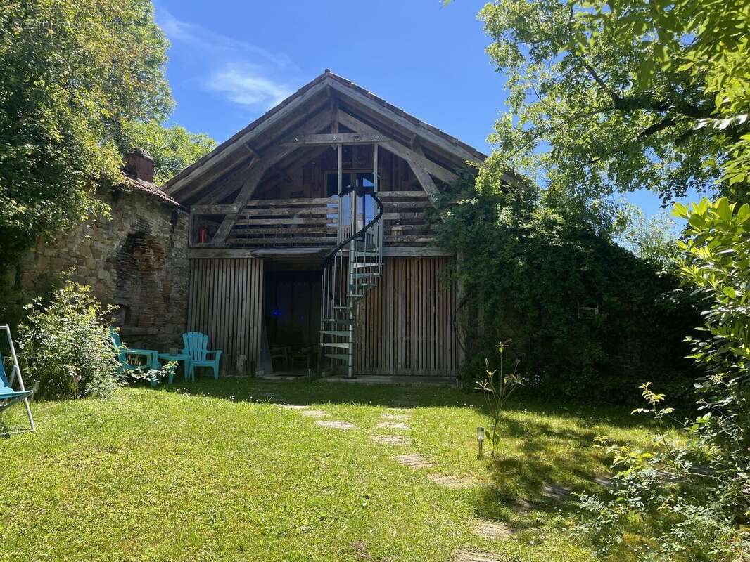 Gîte - Maison à LACAPELLE-MARIVAL