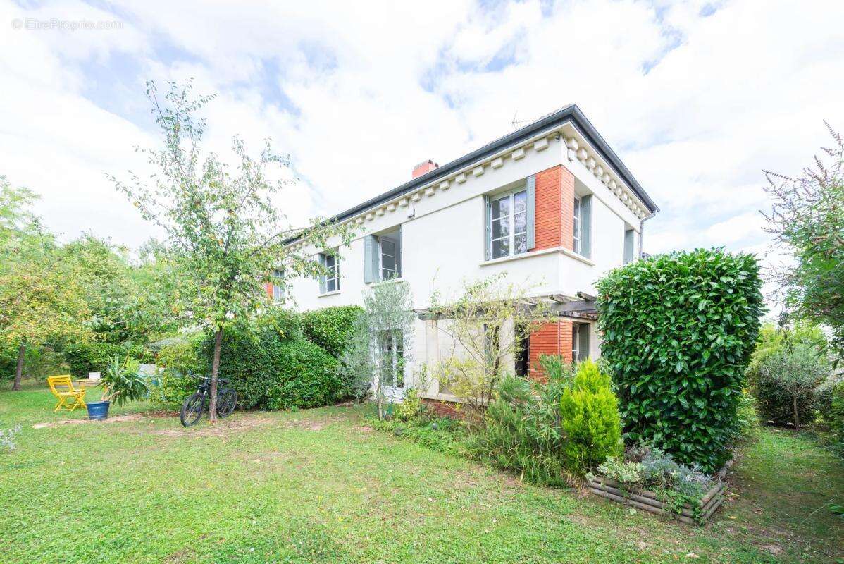 Appartement à GARCHES