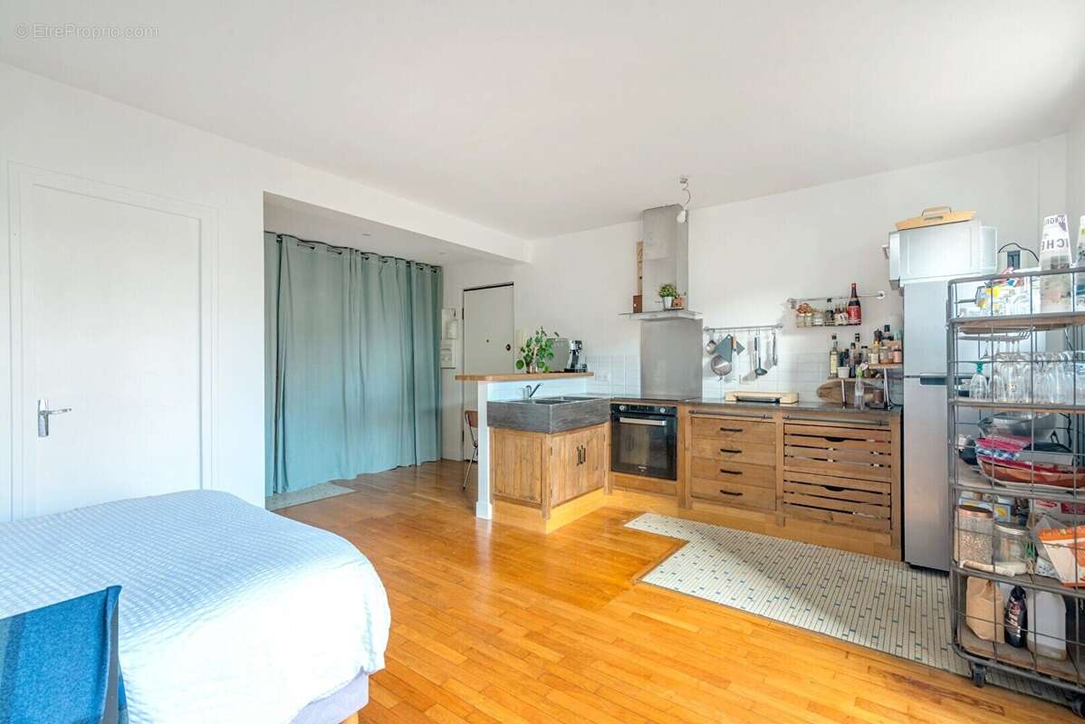 Appartement à LES LILAS