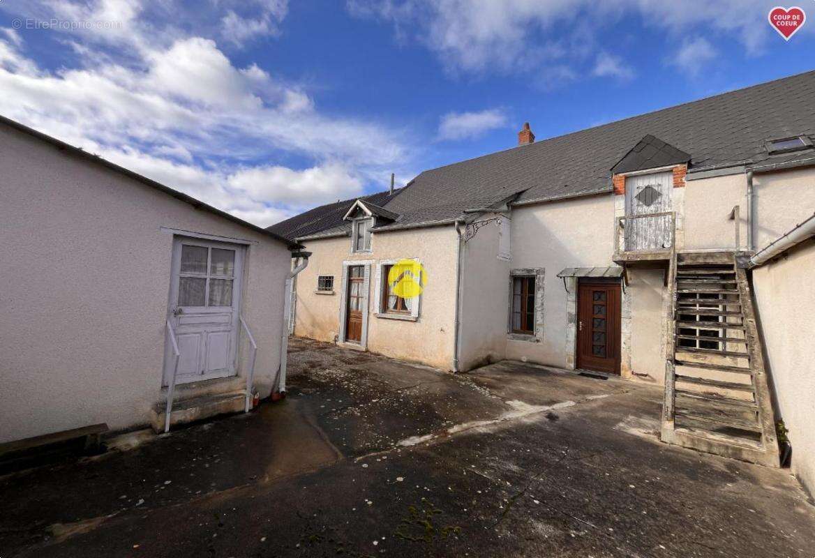 Maison à LIGNIERES