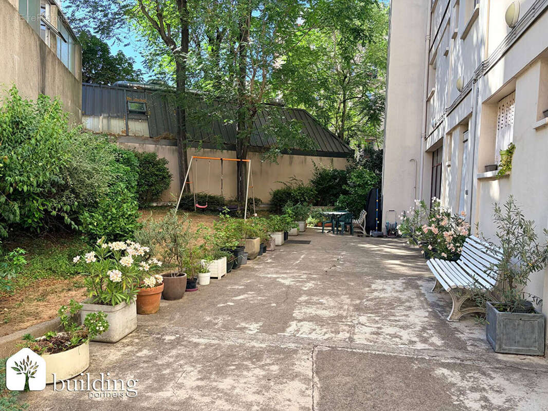 Porte de Saint Ouen Paris 18ème - Appartement 3 pièces 66 m² - photo 11