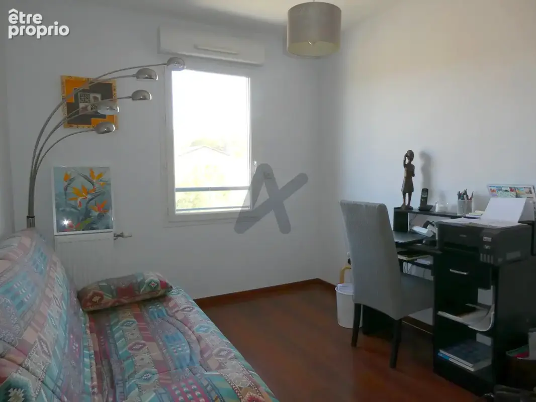 Très bel appartement dernier étage avec balcon, vue dominte et garage. - photo 12