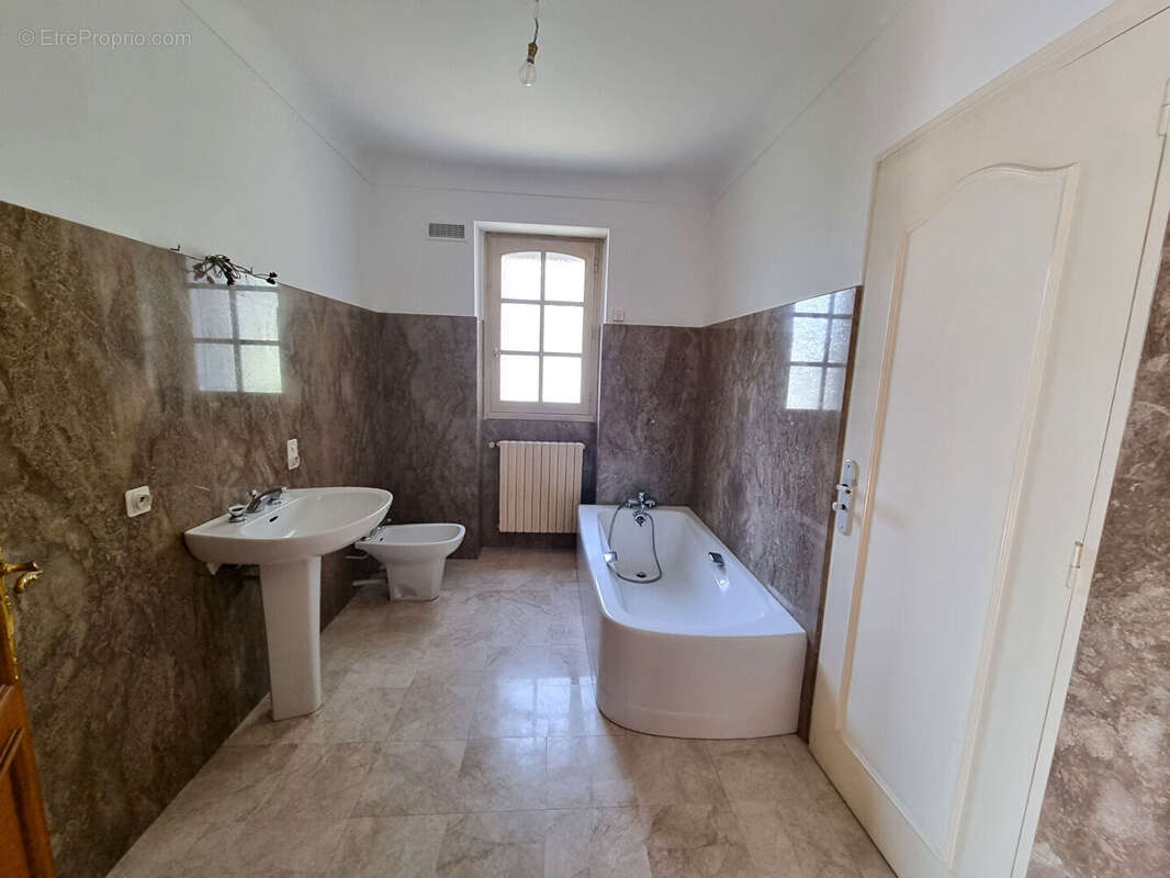 Maison à SAINT-SEBASTIEN-SUR-LOIRE