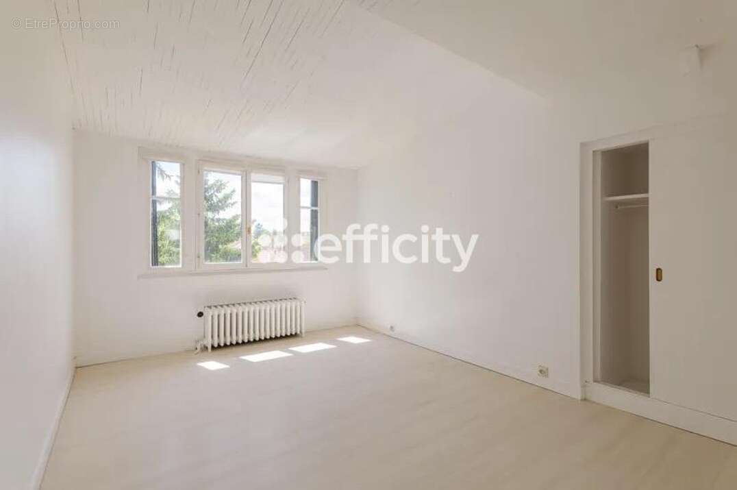 Maison à NEUILLY-PLAISANCE