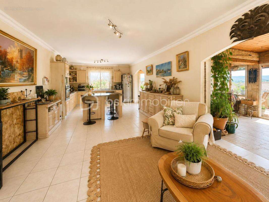 RARE !!!Aux portes de Montpellier et du bassin de Thau, propriété avec maison de 233m2 au coeur de 5000m2 constructible - photo 21