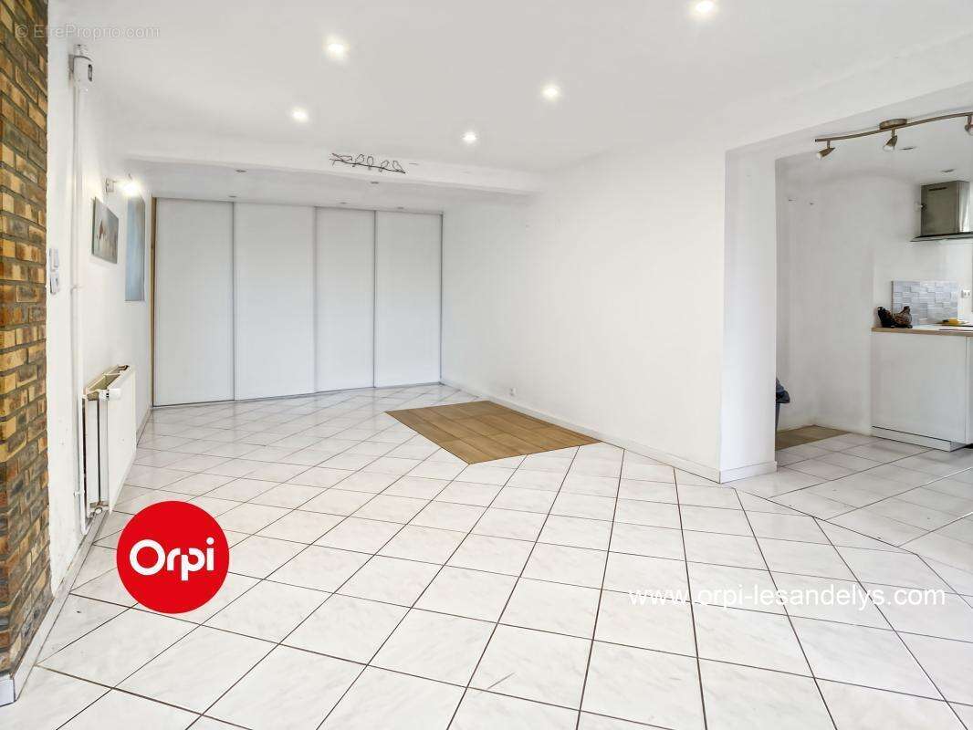 Maison à FLEURY-SUR-ANDELLE