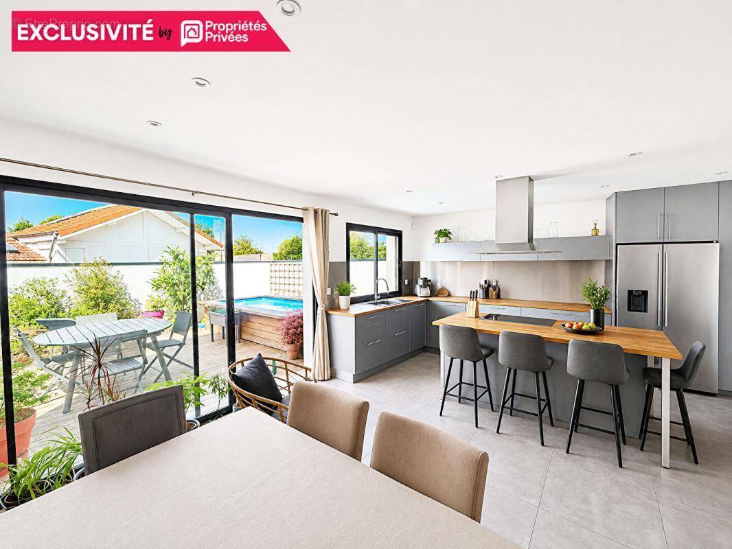 Photo Maison à Begles au prix de 549 000€