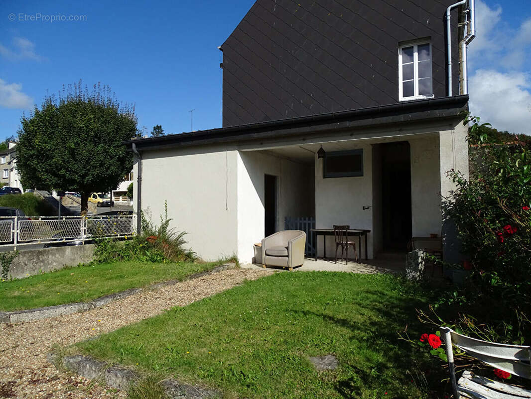 COTES D'ARMOR Saint Nicolas du Pélem, maison mitoyenne de 7 chambres au centre du village - photo 16