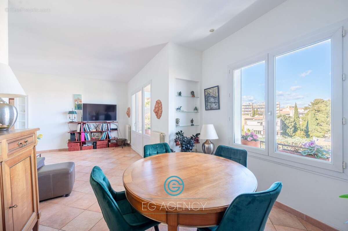 Appartement à MARSEILLE-8E