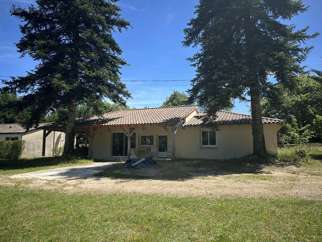 Maison type 4 + gîte sur ancien terrain de camping - photo 21