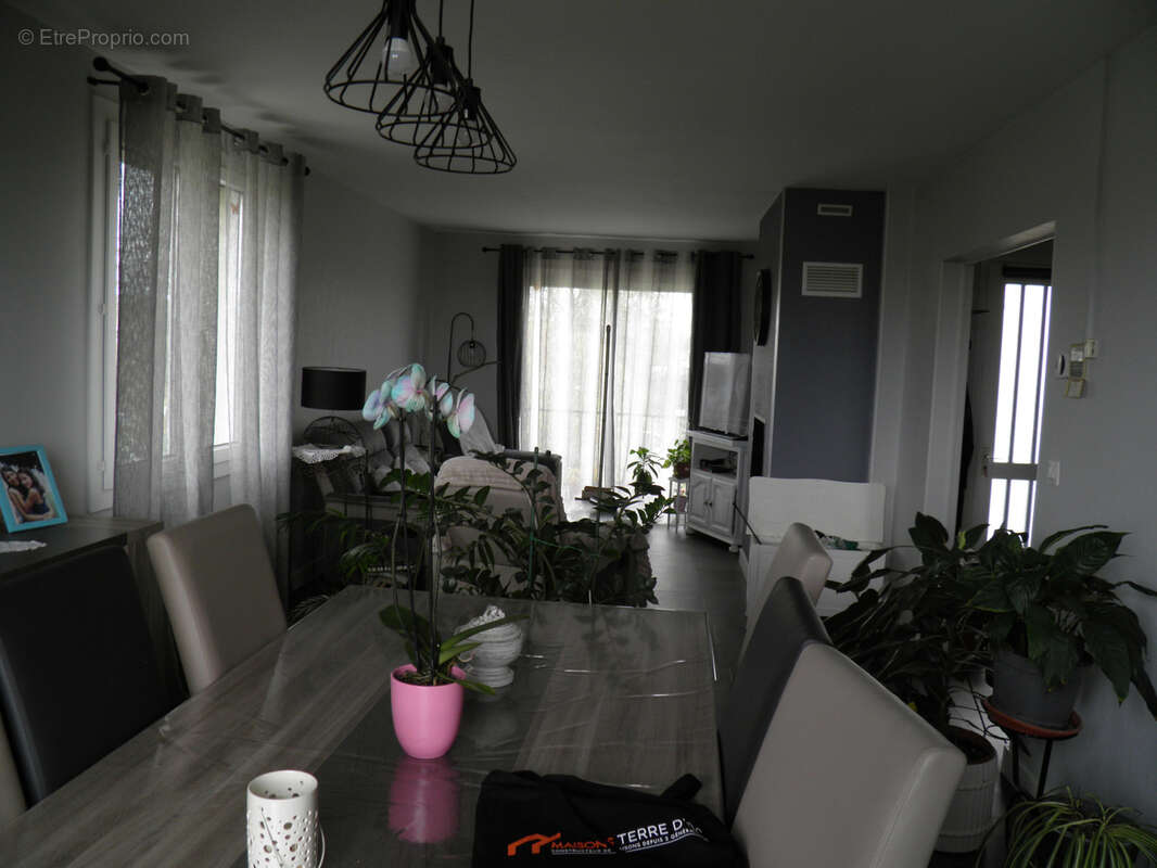 Maison à VIVIERS-LES-MONTAGNES