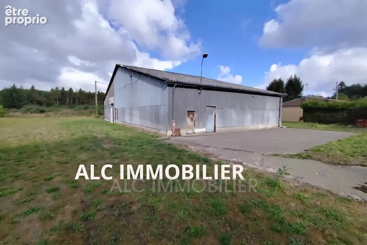 Photo Terrain à Saint-Martin-L'aiguillon au prix de 61 000€