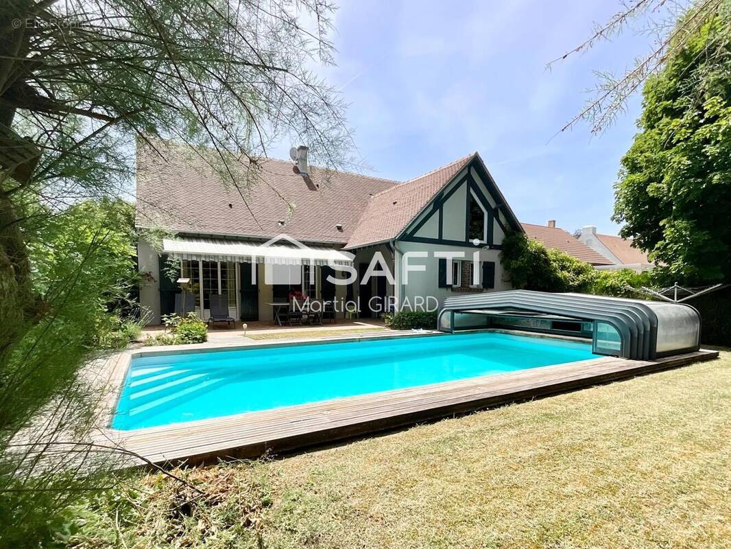 Photo 1 - Maison à MEHUN-SUR-YEVRE