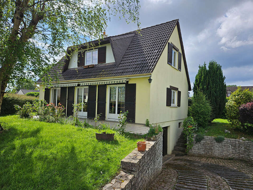 Maison à FRANQUEVILLE-SAINT-PIERRE