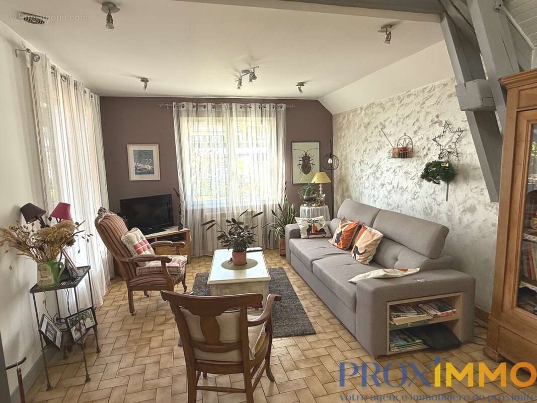 Maison à MIRIBEL-LES-ECHELLES