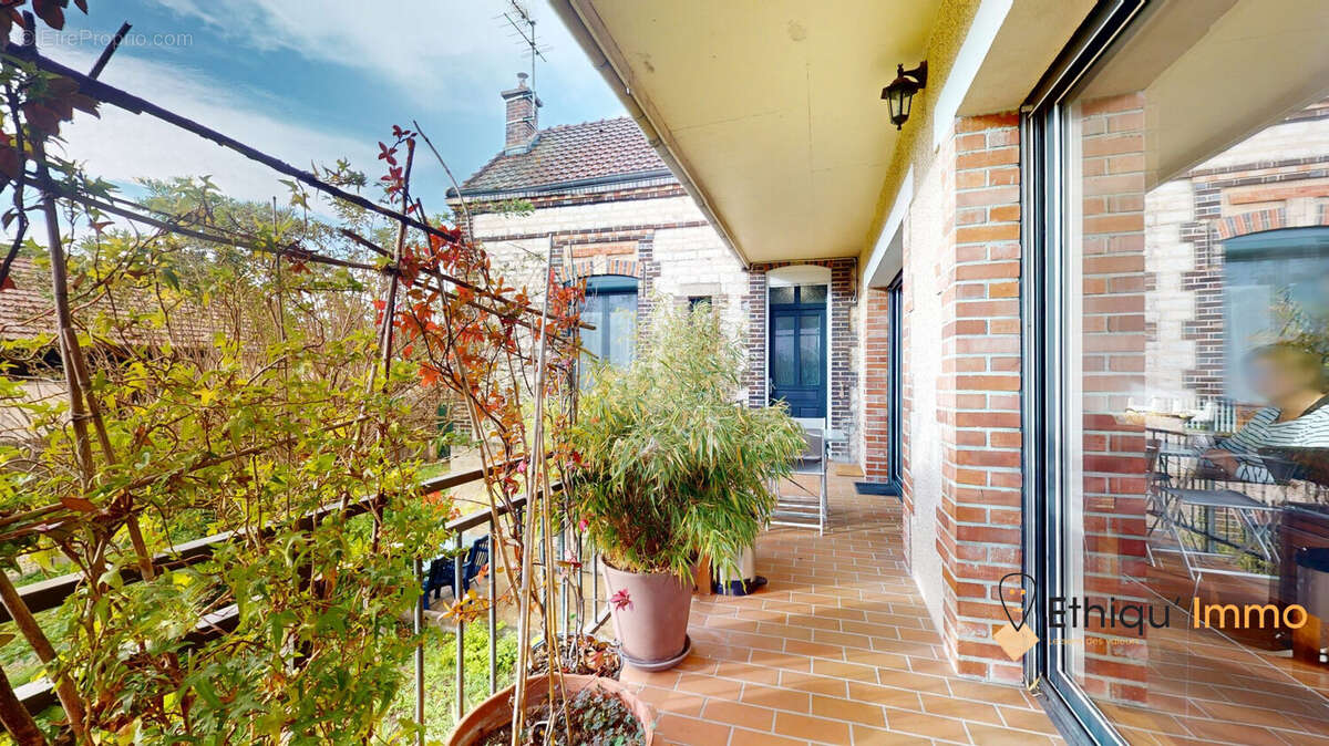 Maison à SAINTE-SAVINE