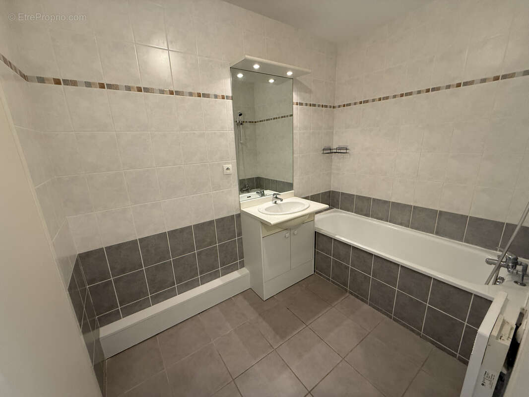 Appartement à LE CRES
