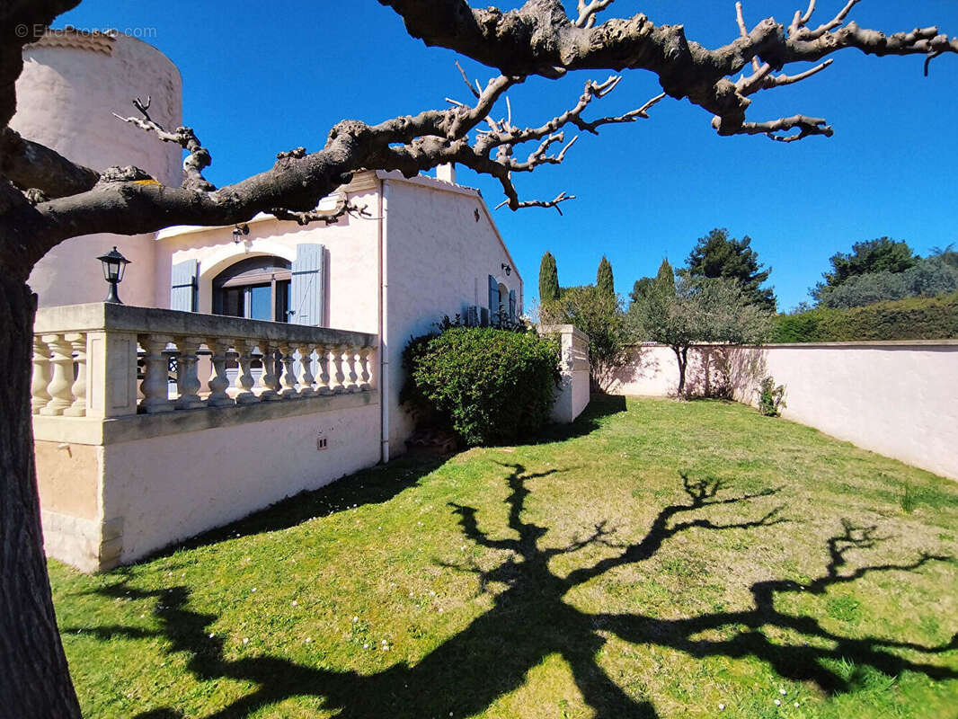 Maison à LES ANGLES