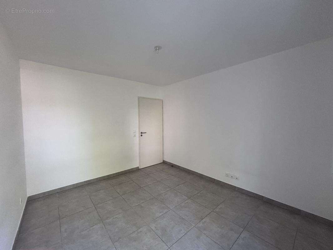 Appartement à MARSEILLE-9E