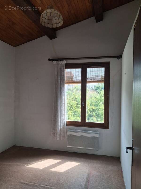 L'ESCALE – Maison individuelle avec véranda, garage et jardin arboré - photo 12