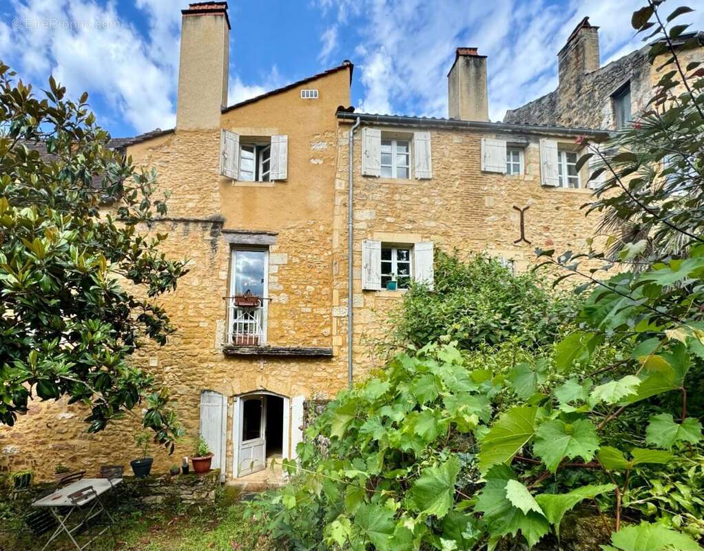 Demeure historique au coeur d'un village du Périgord Noir - photo 2