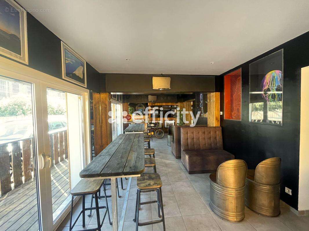 Commerce à ANDERNOS-LES-BAINS