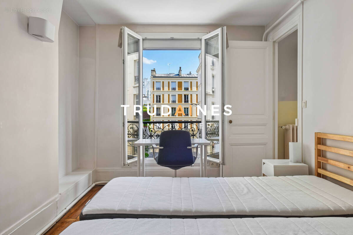 Appartement 3 pièces, 45,12 m2 loi Carrez, 2e étage au plan optimisé et à la vue dégagée. - photo 7