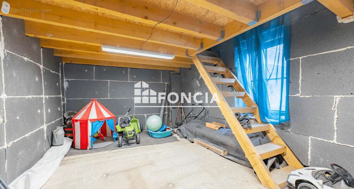 Maison à CLONAS-SUR-VAREZE