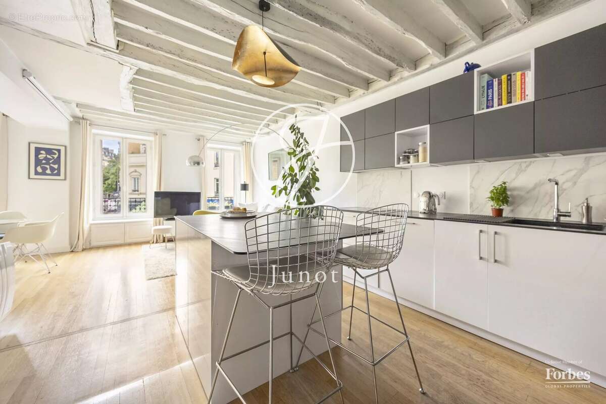 Appartement à PARIS-15E
