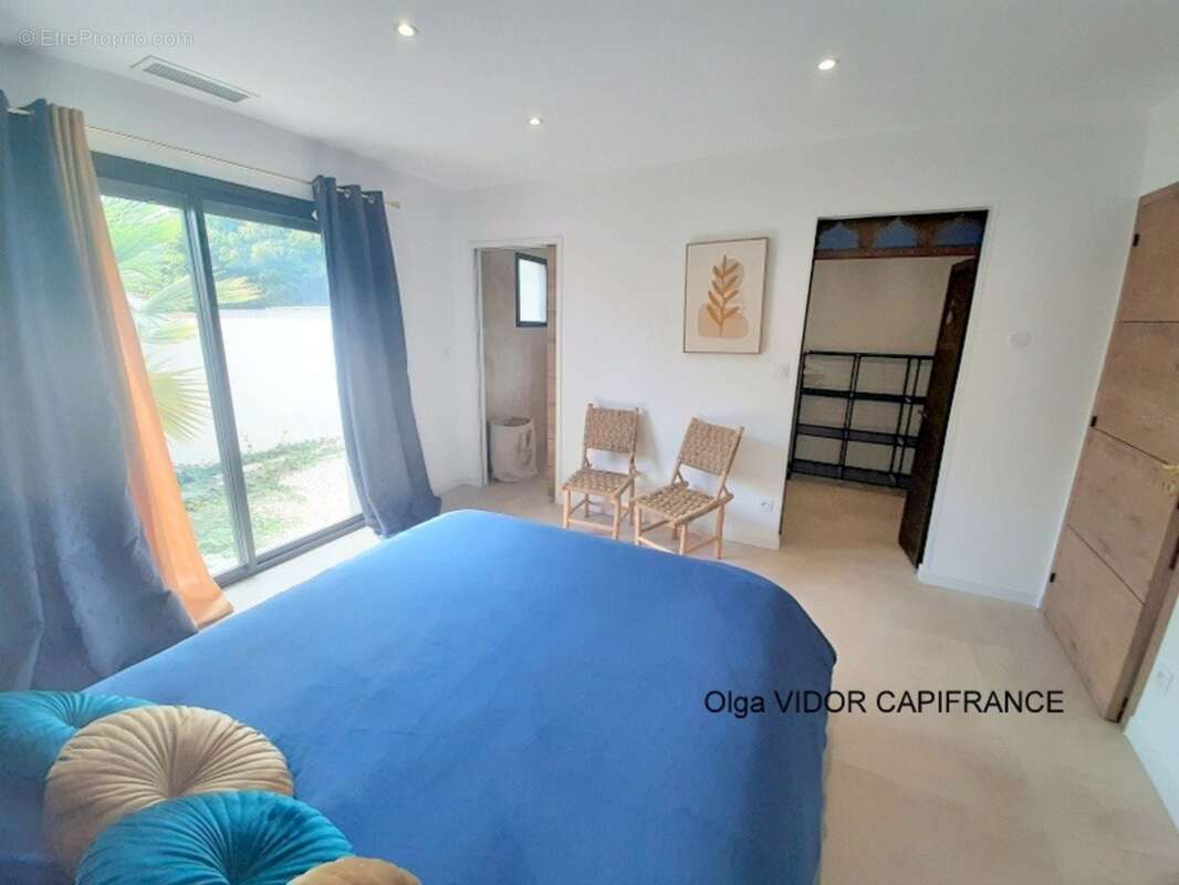 Dpt  (34), à vendre  GRAU D'AGDE  villa P6  195 m² avec piscine, garage, suites parentales - photo 10